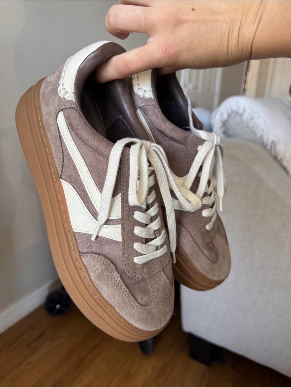 Women’s Steve Madden platform sneakers - Size 8